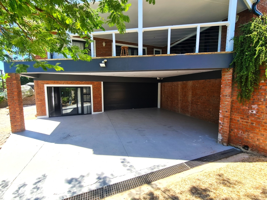 5 Bedroom Property for Sale in Noorsekloof Eastern Cape